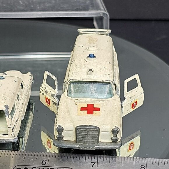 Vintage Lesney Matchbox Diecast Ambulances Car Lot Of 5 Regular And Kingsize - Picture 12 of 12